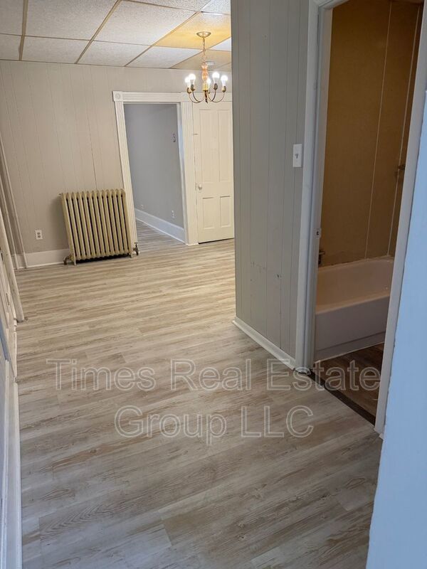 Pet-Friendly 1-Bedroom Duplex property image