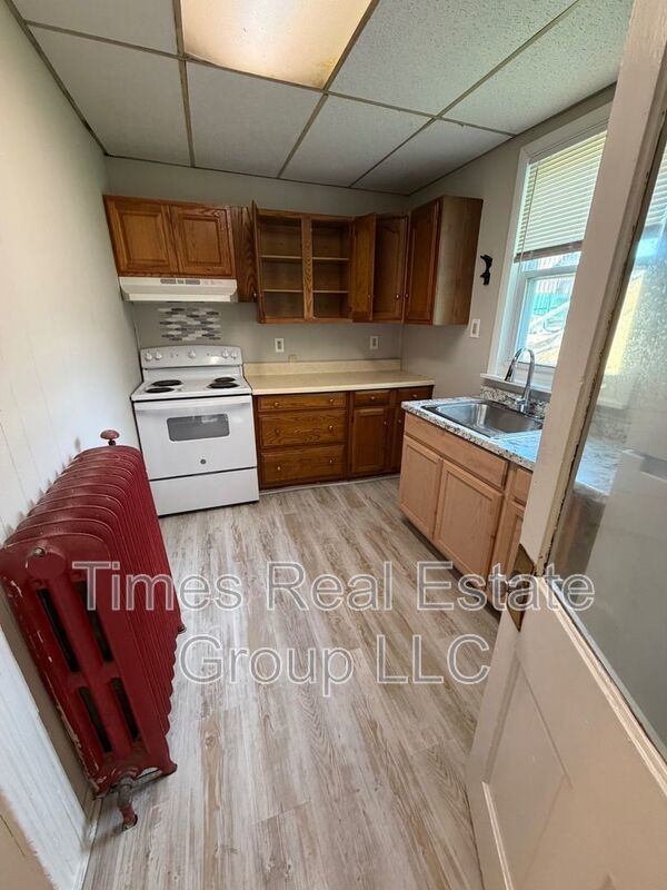 Pet-Friendly 1-Bedroom Duplex property image