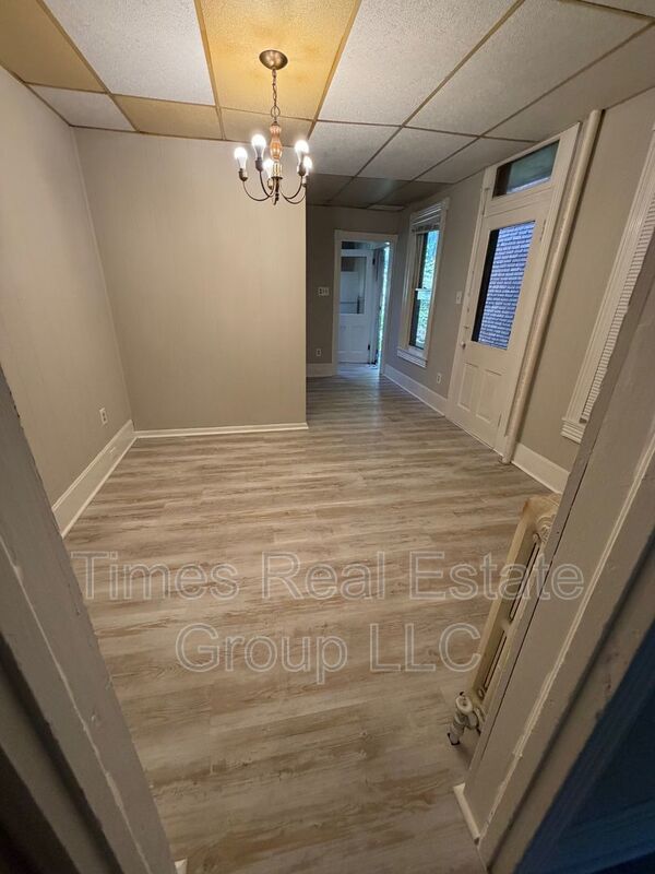 Pet-Friendly 1-Bedroom Duplex property image