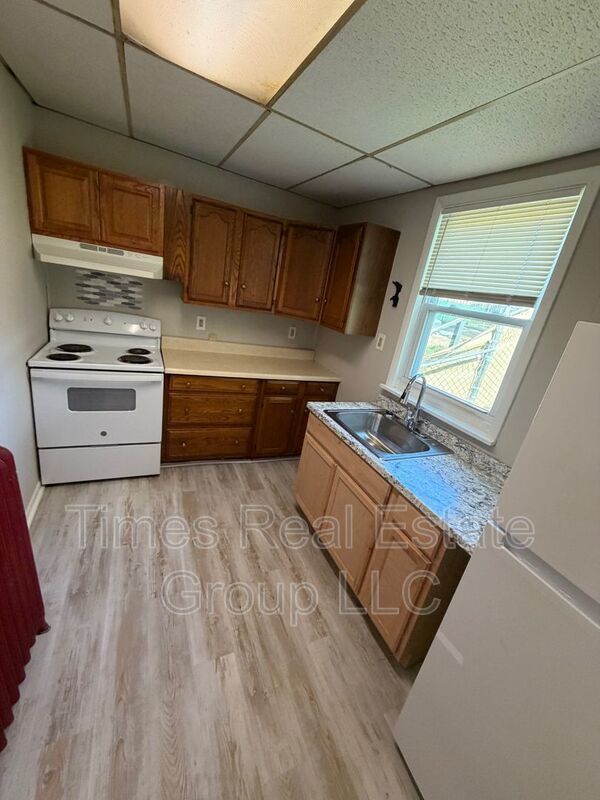 Pet-Friendly 1-Bedroom Duplex property image