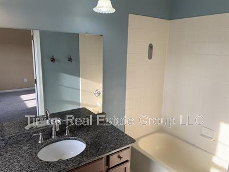 436 West 5th Avenue property image