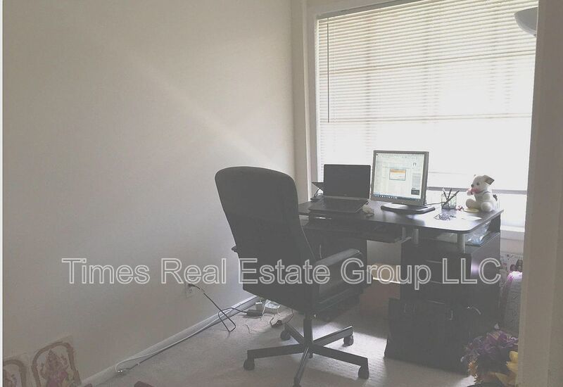 A 2 Bed & 2 Bath Unit + a Den/Home Office in 400 Drummers Lane is for rent! property image
