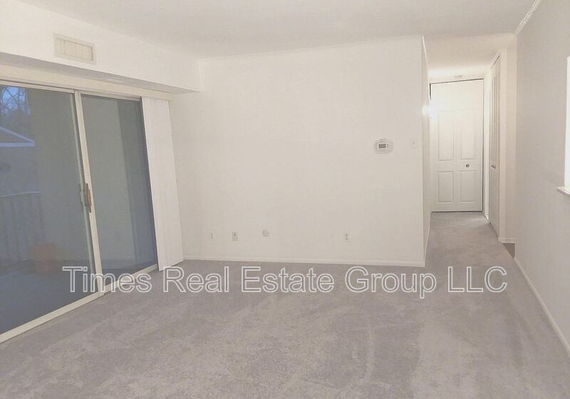 A 2 Bed & 2 Bath Unit + a Den/Home Office in 400 Drummers Lane is for rent! property image