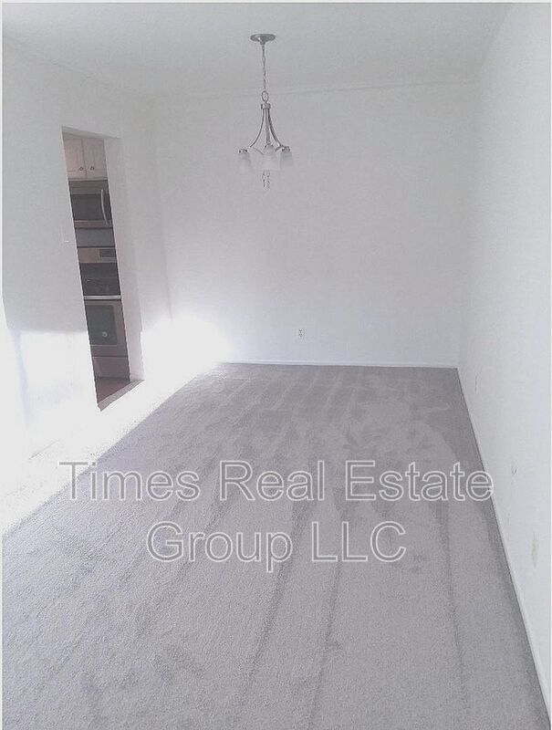 A 2 Bed & 2 Bath Unit + a Den/Home Office in 400 Drummers Lane is for rent! property image