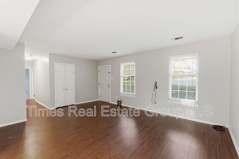 Charming 3-Bedroom Home with Community Pool in Hedgerow Culbertson Run – Downingtown, PA property image