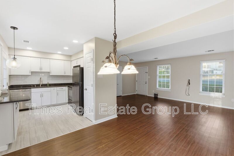 Charming 3-Bedroom Home with Community Pool in Hedgerow Culbertson Run – Downingtown, PA property image