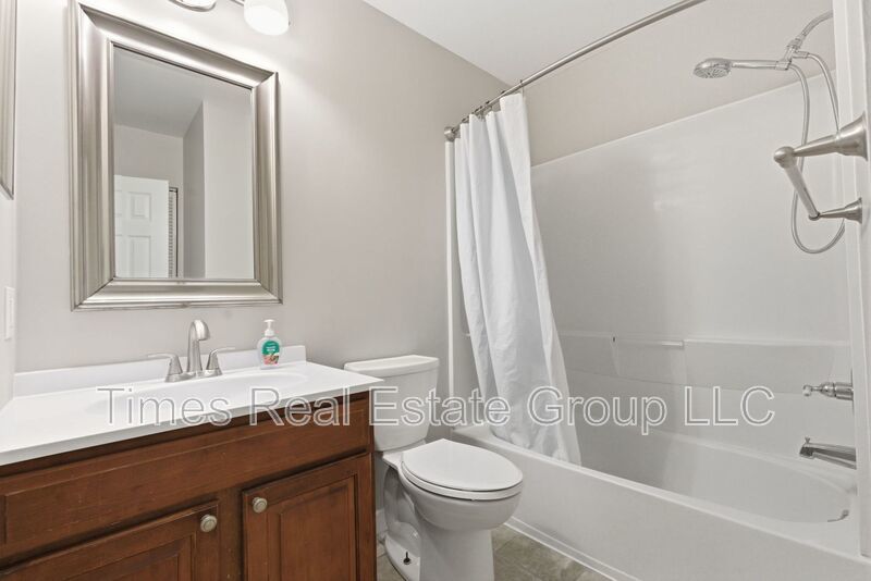 Charming 3-Bedroom Home with Community Pool in Hedgerow Culbertson Run – Downingtown, PA property image