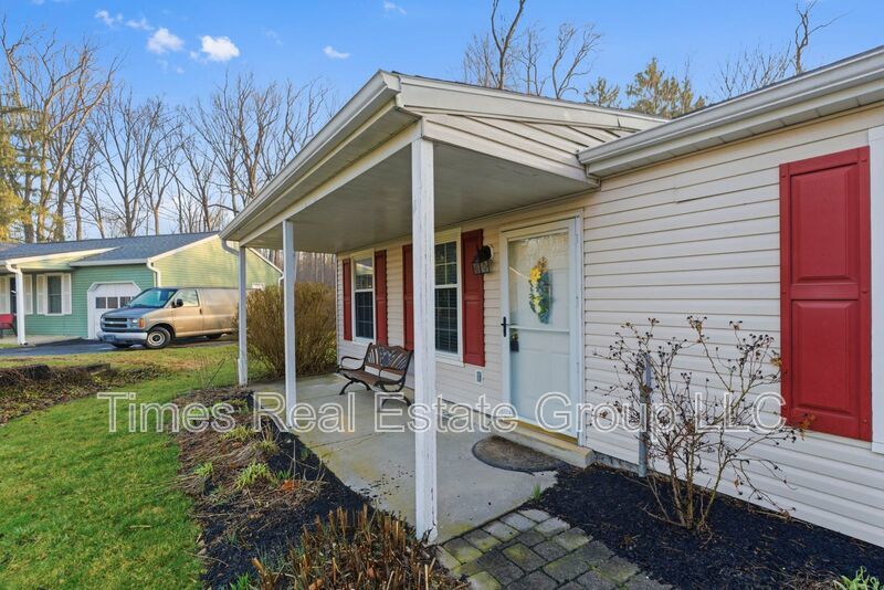 Charming 3-Bedroom Home with Community Pool in Hedgerow Culbertson Run – Downingtown, PA property image